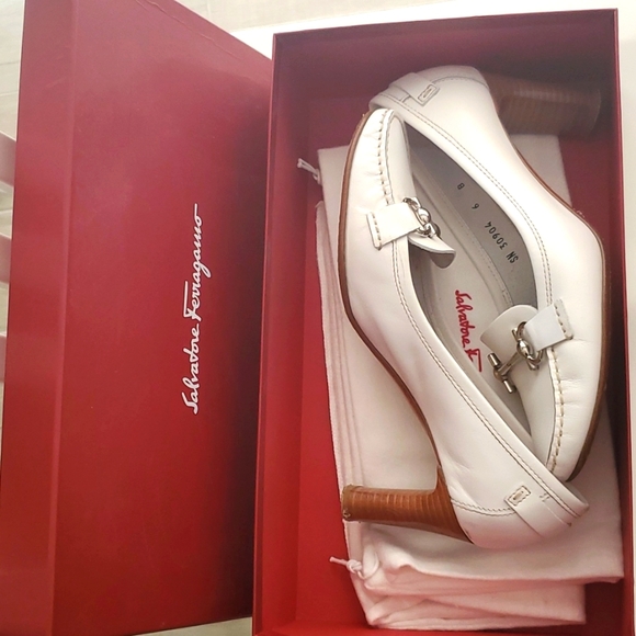 Ferragamo women's shoes in white leather size 6 - Picture 8 of 8